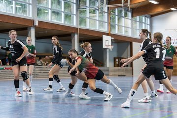 Bild 174 - wBJ HSG Kremperheide/Muensterdorf - HSG Joerl-Doppeleiche Vioel : Ergebnis: 34:23